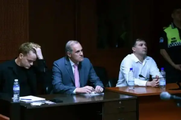 El ministro fiscal opina que se debe revisar la sentencia contra dos condenados por abuso sexual