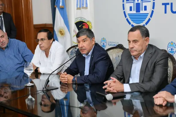 El Gobierno acordó con el Frente de Gremios Estatales un aumento salarial del 11%