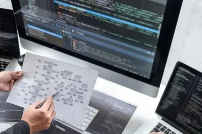 Cómo adaptarse a la IA: el desafío digital de cuatro sectores clave