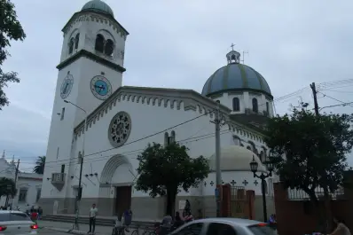Fue a la iglesia, le robó al párroco y terminó en la comisaría