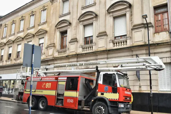 Susto en el colegio Santa Rosa: evacuaron el establecimiento por una alarma de incendio