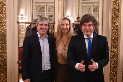 La ortodoxia se diluye entre subsidios y lobbies: Milei y los K, los opuestos que siempre se tocan