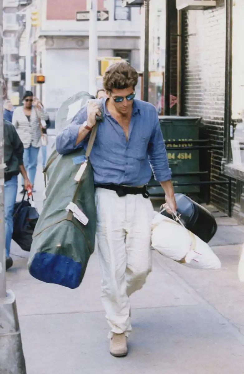 Carolyn Bessette y JFK Jr.: la pareja de los 90 que hoy vuelve a inspirar la moda: