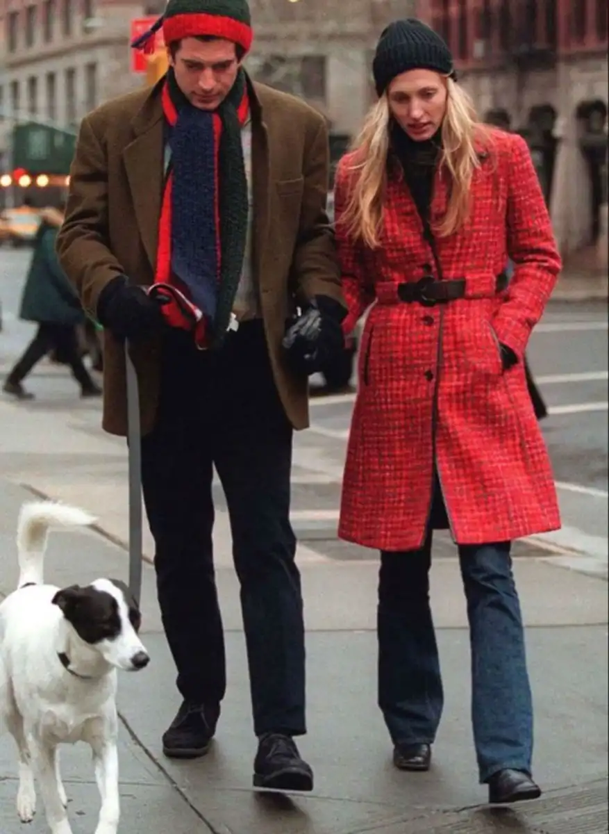Carolyn Bessette y JFK Jr.: la pareja de los 90 que hoy vuelve a inspirar la moda: