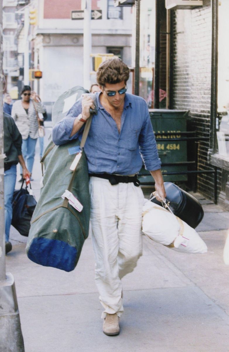 Carolyn Bessette y JFK Jr.: la pareja de los 90 que hoy vuelve a inspirar la moda: