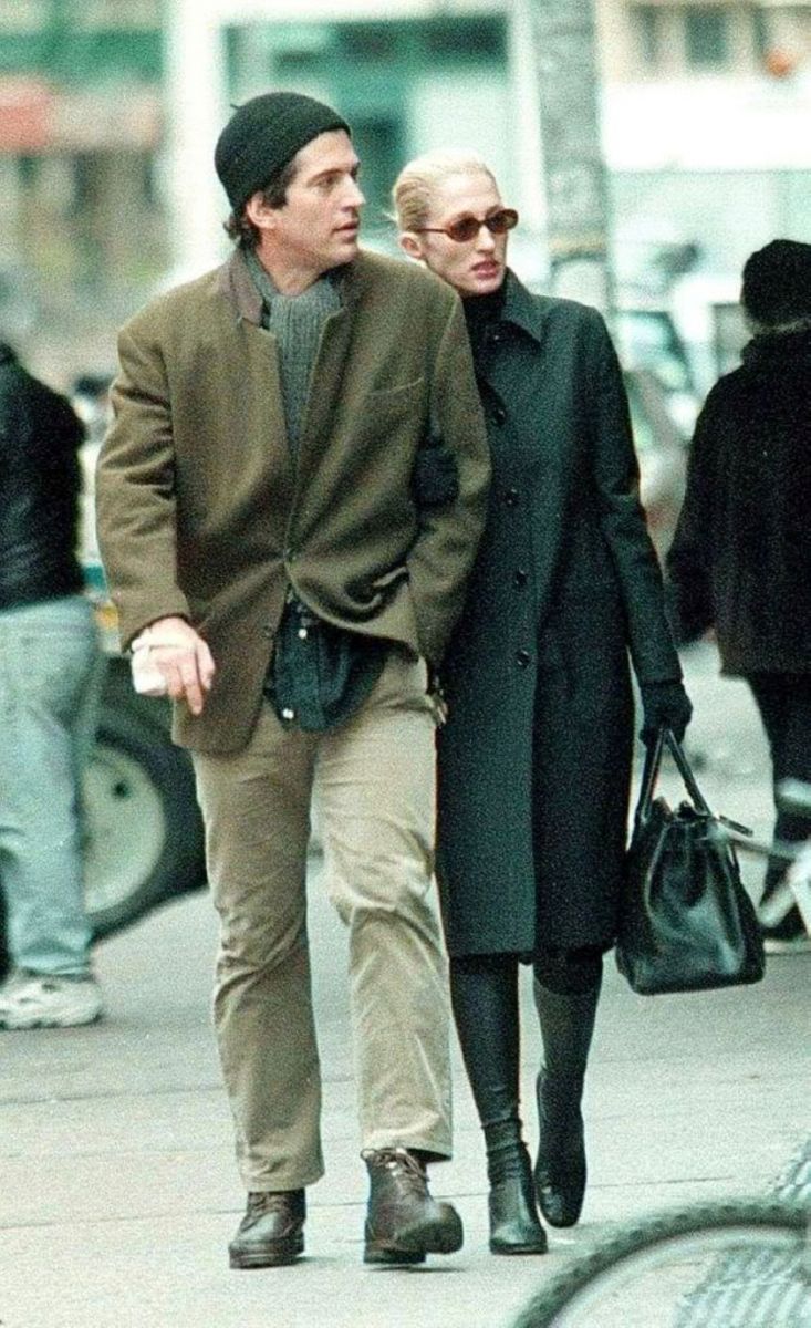 Carolyn Bessette y JFK Jr.: la pareja de los 90 que hoy vuelve a inspirar la moda: