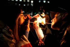 Guerra en Medio Oriente: mientras Irán combate afuera, las mujeres desafían al régimen desde adentro