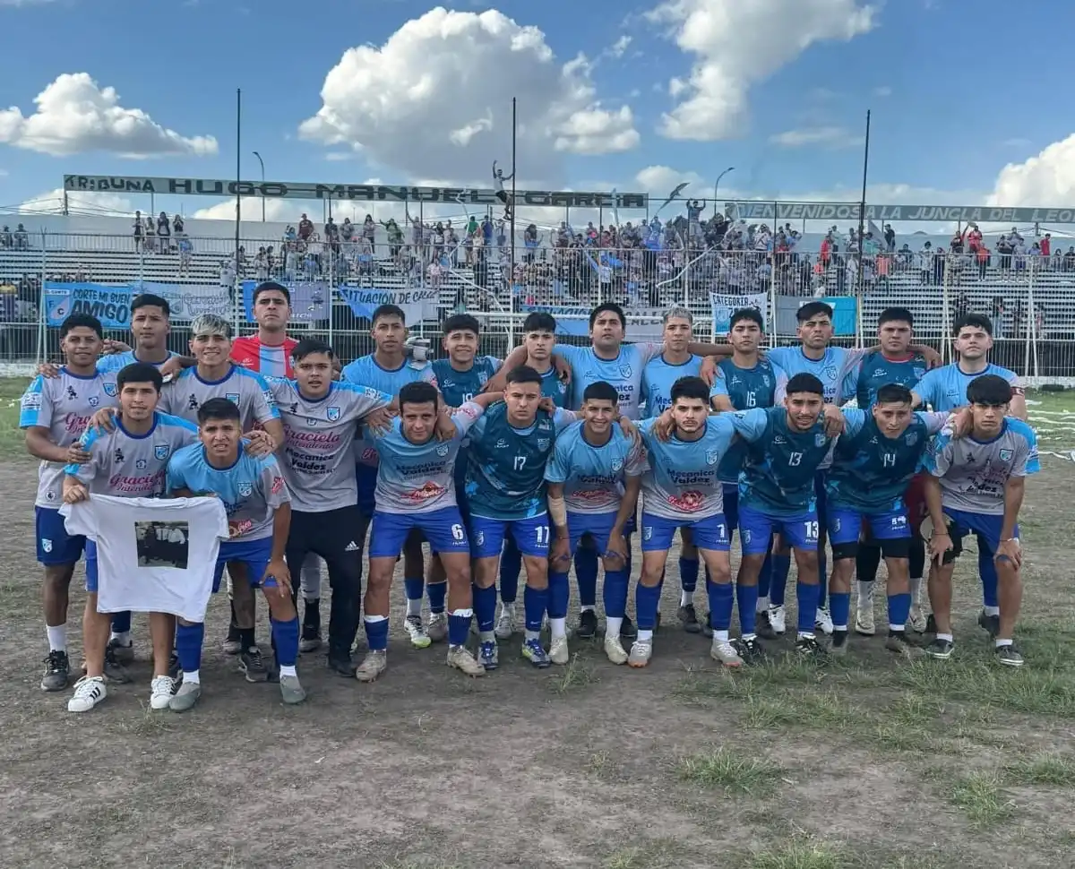 FINALISTA. El Corte FC estuvo a punto de ascender en noviembre. En cancha de Atlético Concepción, todo el barrio acompañó.