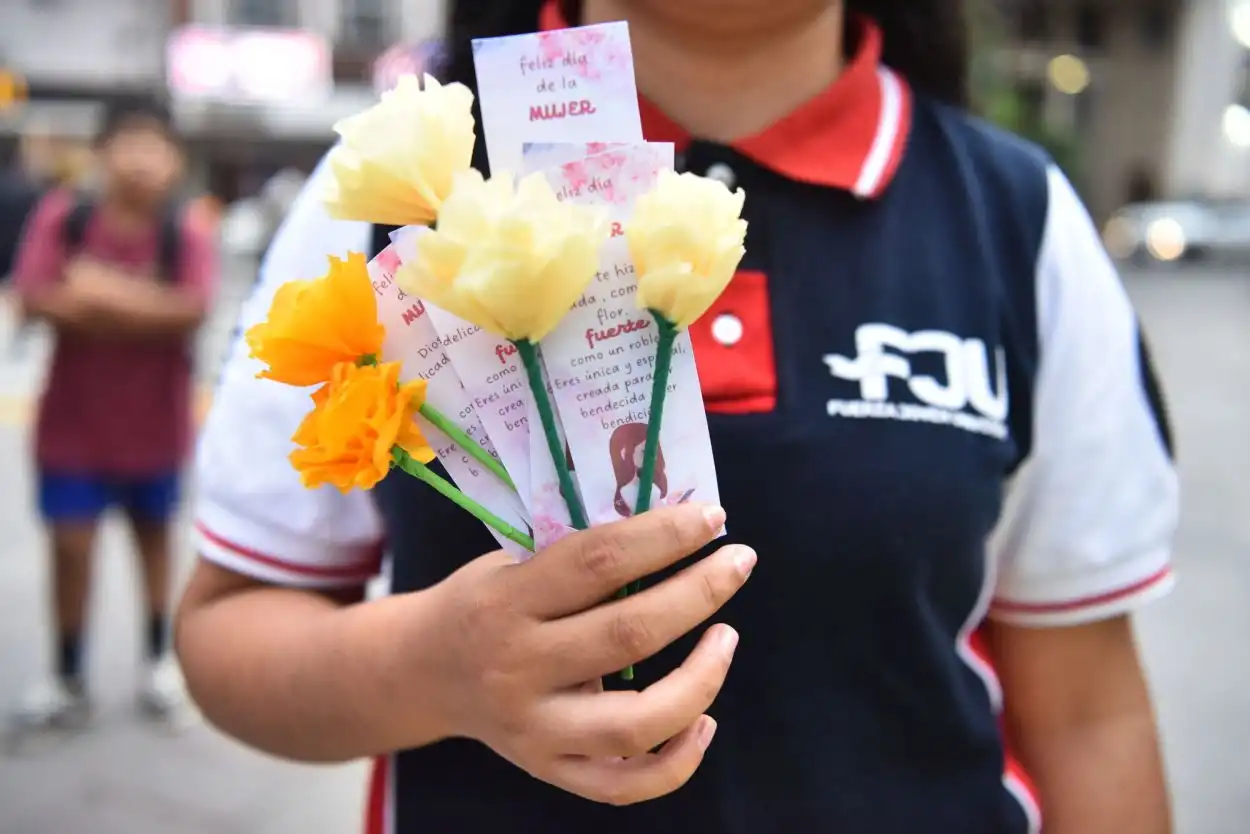 A MANO. Los pequeños detalles que se repartieron eran artesanales.