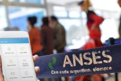 Paso a paso: cómo y hasta cuándo entregar la Libreta AUH en Anses para cobrar el 20% retenido