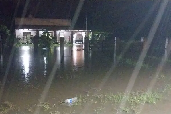 Las lluvias provocaron anegamientos y cortaron el tránsito en cinco rutas provinciales