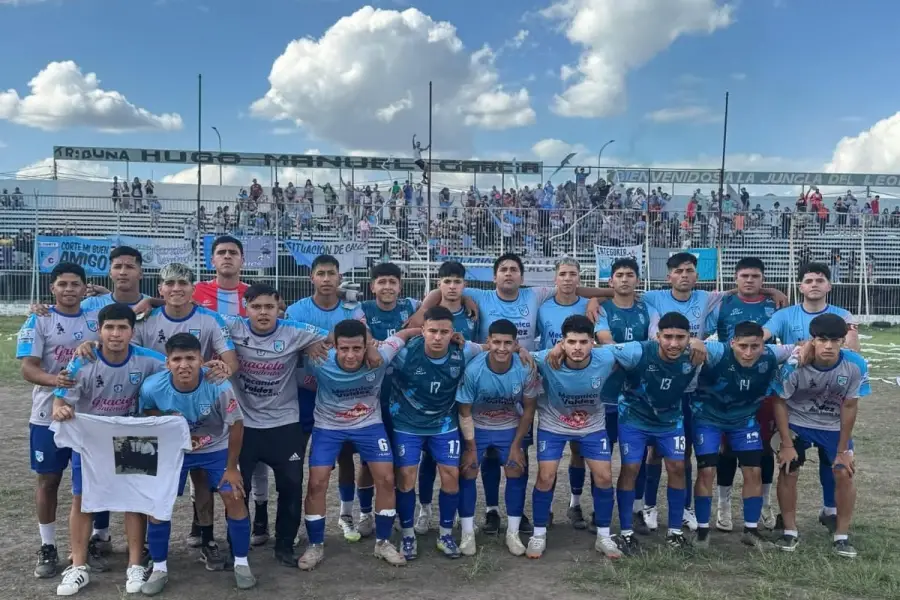 FINALISTA. El Corte FC estuvo a punto de ascender en noviembre. En cancha de Atlético Concepción, todo el barrio acompañó.