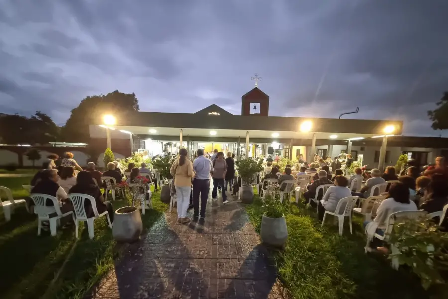 Misa en la en la parroquia Nuestra Señora de las Gracias.