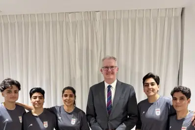 Australia le concedió asilo a cinco jugadoras de Irán mientras el resto de la delegación emprende el regreso a Teherán