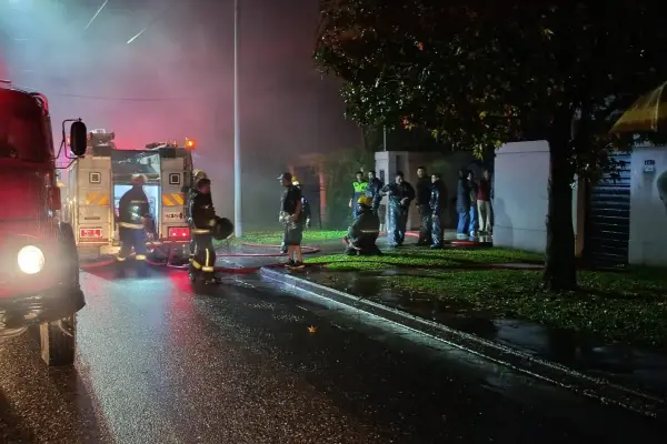 Incendio en Yerba Buena: una vivienda sufrió pérdidas totales