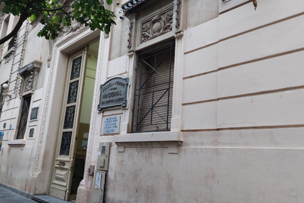 Los pisos están rotos y por ahí entran las ratas: padres y alumnos de la Normal denuncian graves deficiencias edilicias