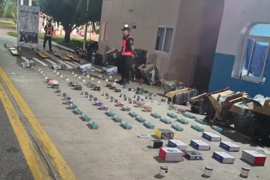 Desde perfumes árabes hasta iPhones: secuestran un camión con mercadería de contrabando en la ruta 9