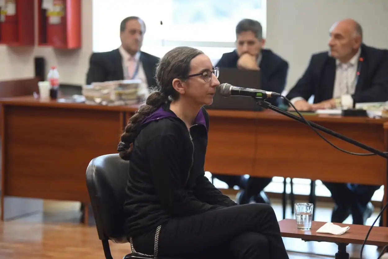 SOFÍA. “Él era paranoico, tóxico. La llamaba todo el tiempo por el celular”.