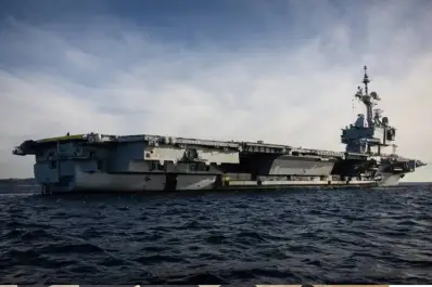 El portaaviones francés Charles de Gaulle se dirige a la guerra con Irán