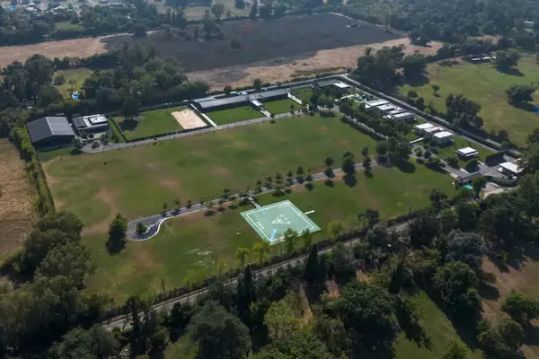 Los chats que vinculan a Toviggino con la empresa que compró la casa de Tévez