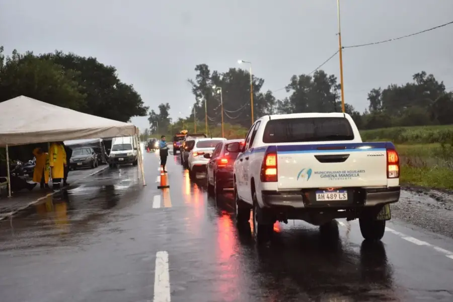 CARPAS. En El Mollar, pobladores se instalaron sobre la ruta 38.
