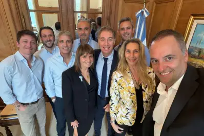 Karina Milei respaldó a Manuel Adorni tras la confirmación del viaje de la esposa a Nueva York