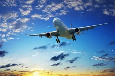 Viajar en tiempos de guerra: cuáles son los 30 destinos con rutas aéreas restringidas