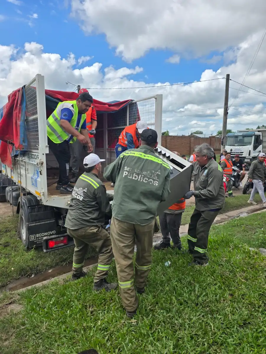 Asisten a las familias. BANDA DEL RÍO SALÍ