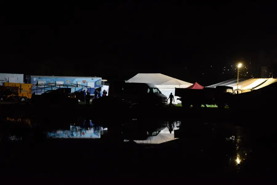CAMPAMENTO. A la vera de la ruta 157, los vecinos de La Madrid instalaron distintas carpas para pasar la noche. LA GACETA / FOTO DE DIEGO ARÁOZ