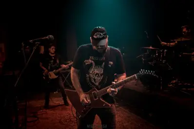 La batalla cultural se libra a puro hard rock