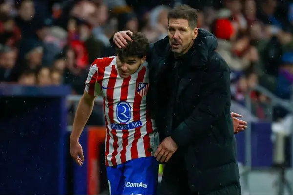 Hizo unas declaraciones correctas: Simeone defendió a Julián Álvarez y apuntó contra el enfoque de la prensa