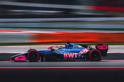 Antonelli se quedó con la pole y Colapinto terminó en el puesto 12 de la clasificación del GP de Shanghái