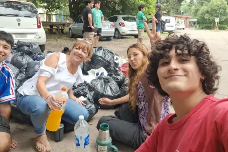 En medio de las inundaciones, estudiantes de la UNT se organizaron para llevar ayuda