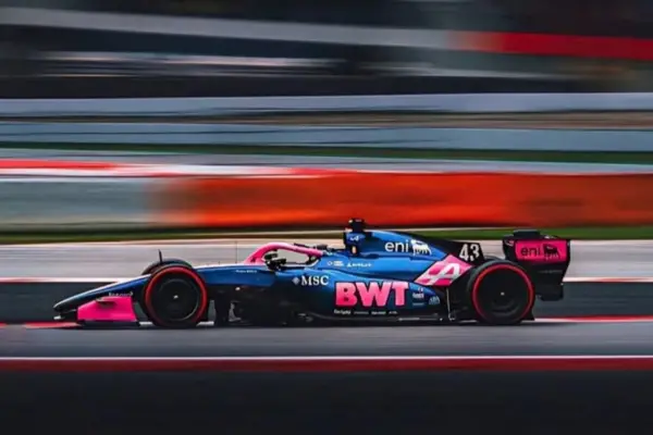 Antonelli se quedó con la pole y Colapinto terminó en el puesto 12 de la clasificación del GP de Shanghái