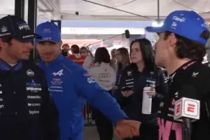 El emotivo momento en el que Gasly felicita a Colapinto tras un gran cierre de carrera en Shanghái