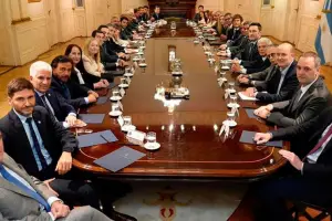 Menos fondos para las provincias: la coparticipación se desploma y tensiona las cuentas fiscales