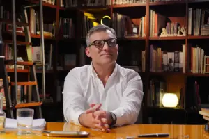 Walter Romero: “El tiempo nos construye y nos derrumba”