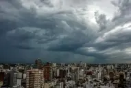Alerta por temporal en Argentina: tormentas, granizo y fuertes vientos afectan a 16 provincias