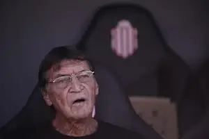 Atlético no pudo contra el orden de Insúa y Falcioni recibió una cucharada de su propia medicina