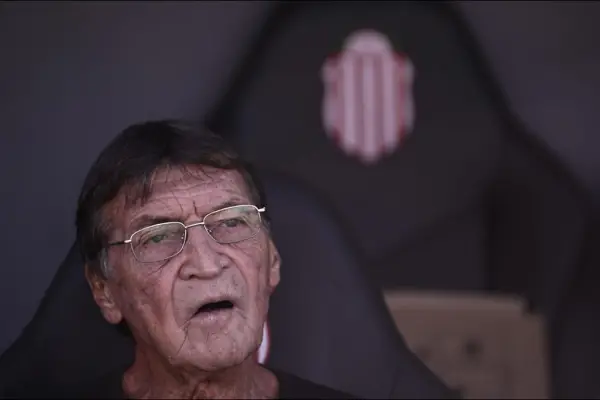 Julio Falcioni expresó su bronca por el arbitraje ante Barracas Central y admitió que a Atlético Tucumán le faltó definición