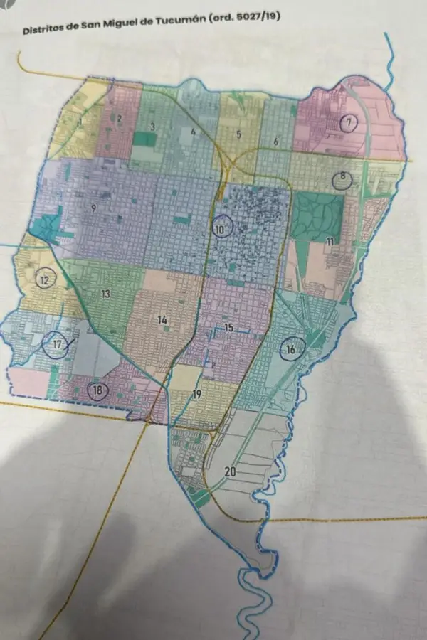 PROYECTO. El mapa muestra cómo quedarían distribuidos los 20 barrios.