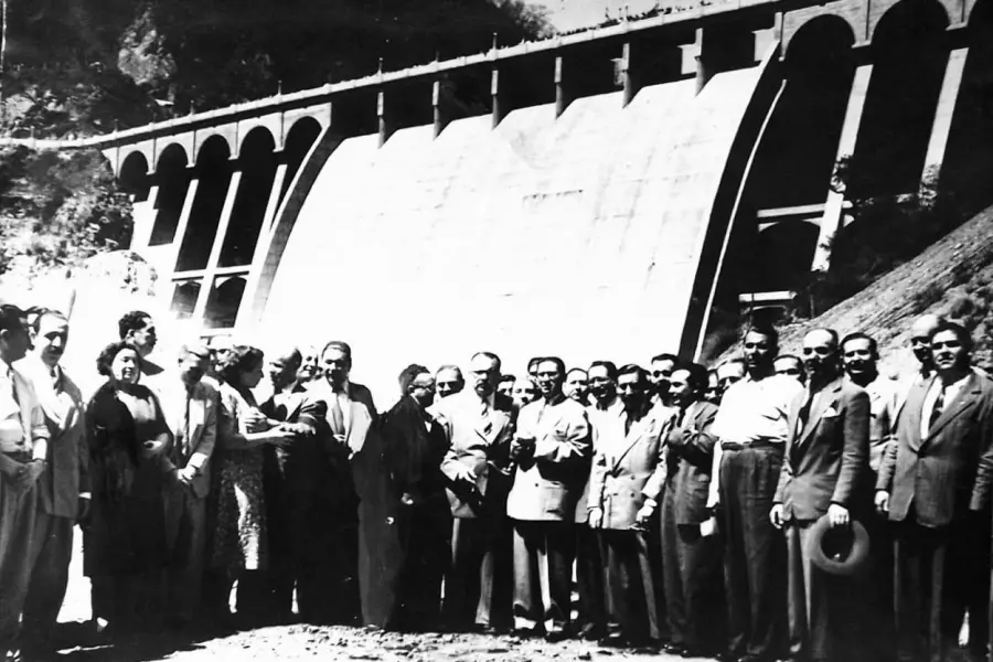 Recuerdos fotográficos: 1951. Se inaugura el dique de Escaba, un lago en la montaña