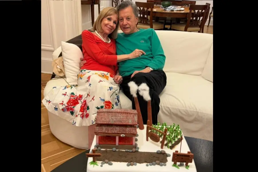 La torta del cumpleaños de Palito Ortega recreó la primera  casa donde vivió en Tucumán: el emotivo homenaje por sus 85 años