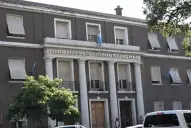 Violento asalto en la capital: entró con máscara de payaso, disparó y quedó detenido