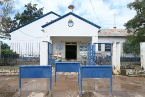 Más de 100 escuelas siguen sin clases en Tucumán tras las inundaciones