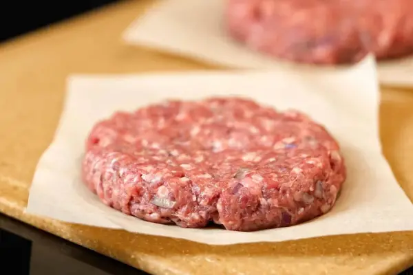 El truco para cocinar hamburguesas caseras en air fryer y que queden irresistibles