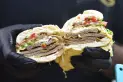 El sánguche de milanesa se sube al Bus Turístico de San Miguel de Tucumán