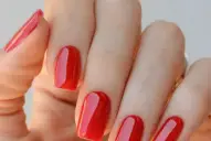 Ayuda para los inundados: ofrecen un esmaltado de uñas a cambio de un alimento