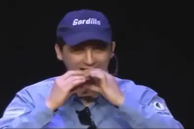 El histórico sketch del sanwi de milanesa del Oficial Gordillo: el verdadero ritual tucumano