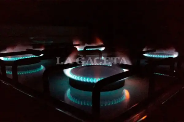 Por la guerra, el precio del gas importado se dispara y complica el invierno en Argentina